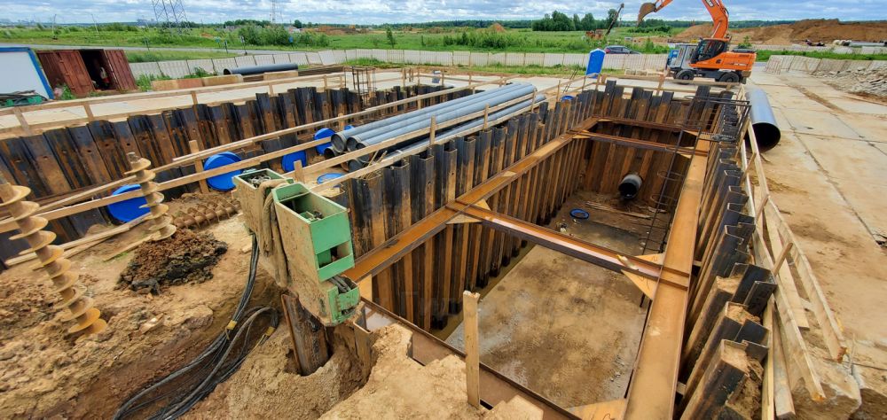 Реализовали поставку и устройство нескольких шпунтовых траншей и ограждений при реконструкции и строительстве автомобильной дороги «Варшавское шоссе – деревня Андреевское - деревня Яковлево»